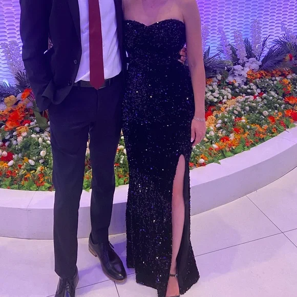 Small Strapless Black Sequin dress from Shein - Picture 2 of 4